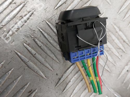 Used Right front window switch Right front window switch CITROËN XSARA (N1) 2.0 HDi 90 (90 hp) 24865259 24865259