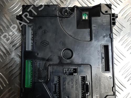 Used Fuse box RENAULT LAGUNA III (BT0/1) 2.0 dCi (BT07, BT0J, BT14, BT1A, BT1S) (131 hp) 24851487