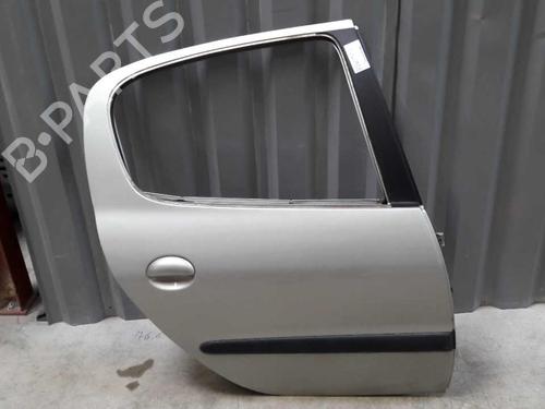 Used Right rear door PEUGEOT 206 Hatchback (2A/C) 1.4 i (75 hp) 23724348