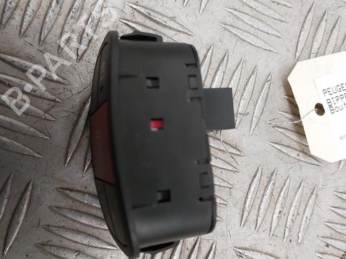 Used Warning switch Warning switch PEUGEOT BIPPER (AA_) 1.4 HDi (68 hp) 30262595 30262595