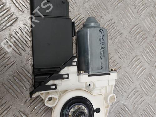 Rudehejsemotor forskærm venstre VW NEW BEETLE (9C1, 1C1) 1.9 TDI (101 hp) 30127824