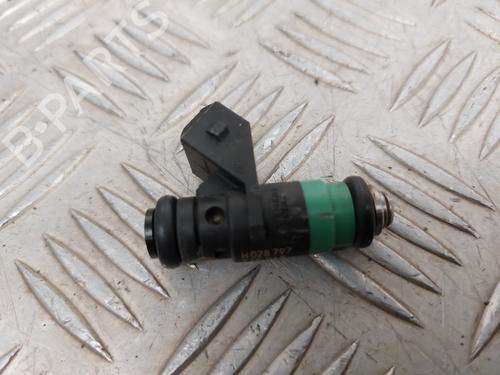 Used Injector Injector RENAULT SCÉNIC I MPV (JA0/1_, FA0_) 2.0 16V (JA1D, JA17) (140 hp) 23745569 23745569