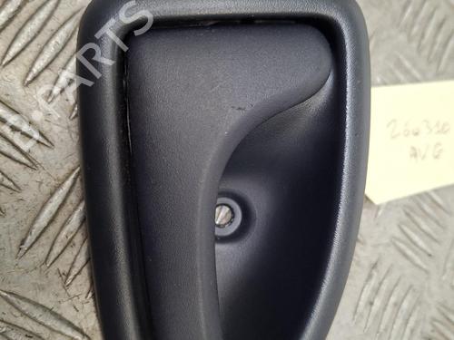 Venstre fortil invendig håndtag Venstre fortil invendig håndtag RENAULT MEGANE I Coach (DA0/1_) 1.6 16V (DA0B, DA04, DA11) (107 hp) 37451452 37451452
