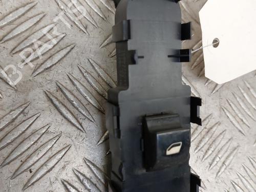 Used Right front window switch Right front window switch PEUGEOT 807 (EB_) 2.2 HDi (128 hp) 23746484 23746484