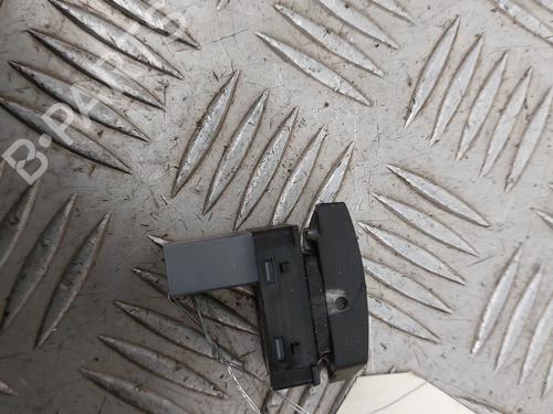 Used Right rear window switch Right rear window switch SKODA OCTAVIA II Combi (1Z5) 1.9 TDI (105 hp) 31644738 31644738