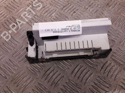 display-monitor-renault-clio-iii-br01-cr01-2005-2006-2007-2008-2009-2010-2011-2012-2013-2014-24852387 main image