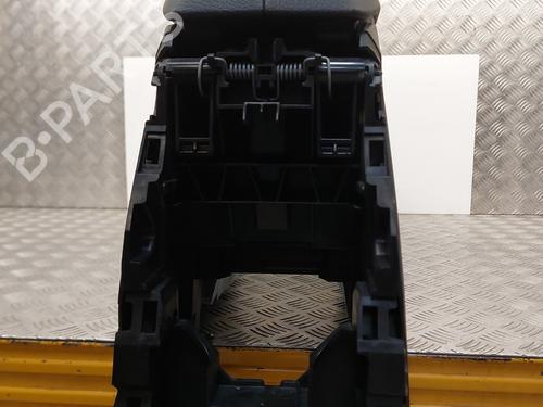 Used Middle console Middle console BMW 1 (F40) 116 d (116 hp) 23747480 23747480