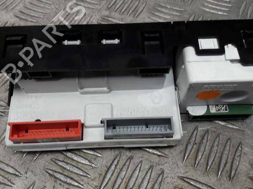 display-monitor-renault-laguna-ii-bg01_-2001-2002-2003-2004-2005-2006-2007-24853750 main image