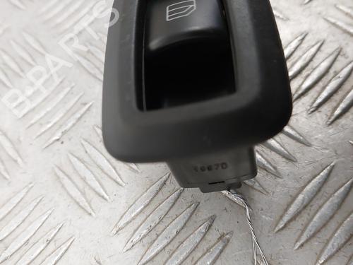Used Right rear window switch Right rear window switch MERCEDES-BENZ B-CLASS Sports Tourer (W245) B 180 CDI (245.207) (109 hp) 23748896 23748896