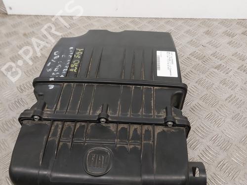 Used Air filter box FIAT 500 (312_) 1.2 (312AXA1A) (69 hp) 31012651