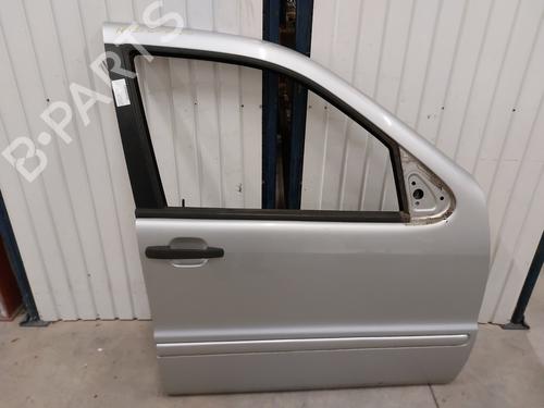Used Right front door MERCEDES-BENZ M-CLASS (W163) ML 270 CDI (163.113) (163 hp) 29850380