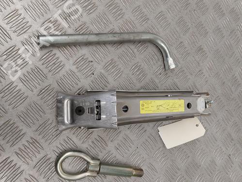 Used Jack Kit Jack Kit VW POLO IV (9N_, 9A_) 1.4 TDI (70 hp) 23659958 23659958