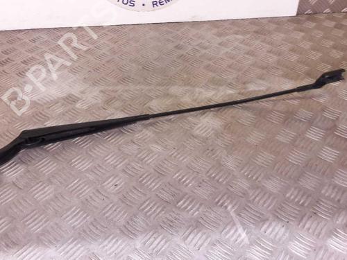 Used Front windshield wiper arm PEUGEOT 208 I (CA_, CC_) 1.2 PureTech 82 (82 hp) 23733458