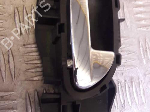 Used Front right interior door handle Front right interior door handle 23725597 23725597