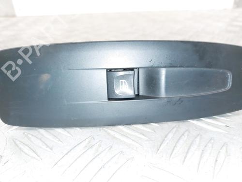 Used Right front window switch RENAULT MEGANE IV Hatchback (B9A/M/N_) 1.6 dCi 130 (B9A4) (130 hp) 31074982