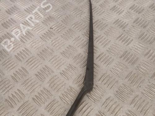 Used Front windshield wiper arm AUDI A6 C5 (4B2) 2.5 TDI (150 hp) 23745854