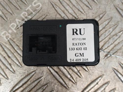 Used Left front window switch Left front window switch OPEL CORSA C (X01) 1.7 DTI (F08, F68) (75 hp) 23735046 23735046