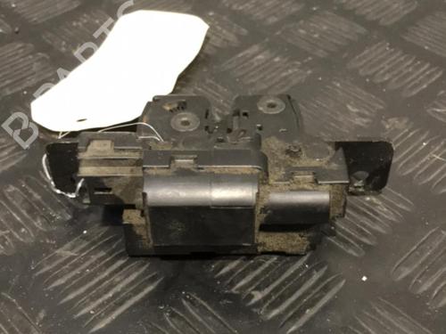 Used Tailgate lock RENAULT CLIO III (BR0/1, CR0/1) 1.5 dCi (BR17, CR17) (86 hp) 24851409