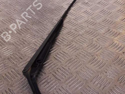 Used Front windshield wiper arm FORD FIESTA V (JH_, JD_) 1.4 TDCi (68 hp) 23717867