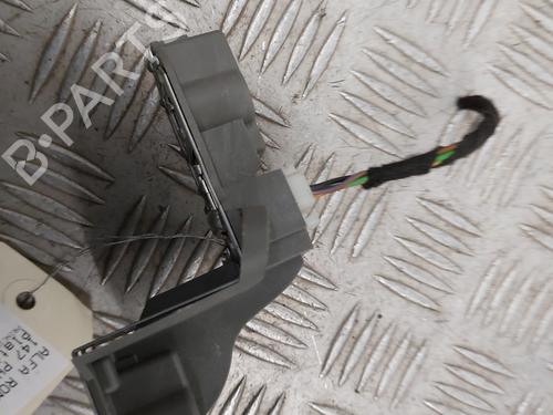 Used Lamp holder Lamp holder ALFA ROMEO 147 (937_) 1.6 16V T.SPARK (937.AXA1A, 937.AXB1A, 937.BXB1A) (120 hp) 32164253 32164253