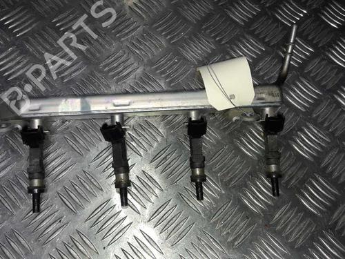Used Injection rail TOYOTA YARIS (_P9_) 1.33 VVT-i (NSP90_, NSP90R) (100 hp) 23714026