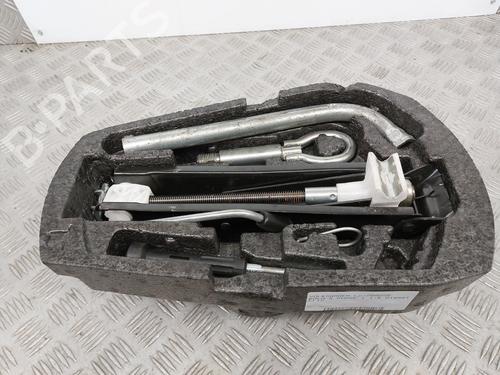 Used Jack Kit VW POLO V (6R1, 6C1) 1.6 TDI (90 hp) 31883670