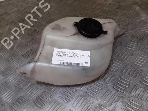 Used Windscreen washer tank PEUGEOT 205 II (20A/C) 1.7 Diesel (60 hp) 23658312