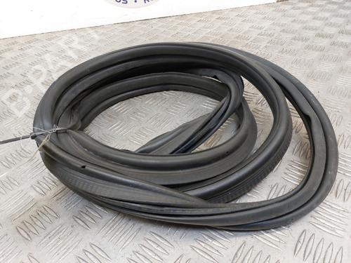 rubber-door-seal-peugeot-2008-i-cu_-2013-23747074 main image