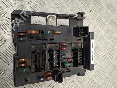 Used Fuse box Fuse box 39606109 39606109