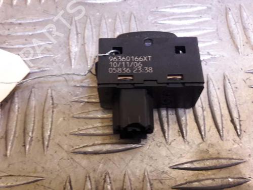 Used Right rear window switch Right rear window switch PEUGEOT 307 (3A/C) 1.6 16V (109 hp) 23726340 23726340