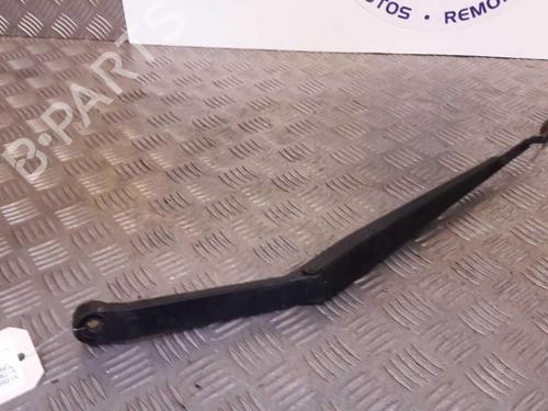 Used Front windshield wiper arm NISSAN X-TRAIL I (T30) 2.2 Di 4x4 (114 hp) 23716387