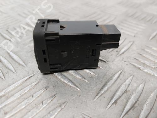 Used Switch Switch NISSAN JUKE (F15) 1.6 (117 hp) 28689405 28689405