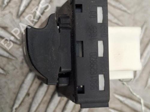 Venstre fortil elrude kontakt Venstre fortil elrude kontakt CITROËN C4 CACTUS 1.2 THP 110 (110 hp) 39896161 39896161