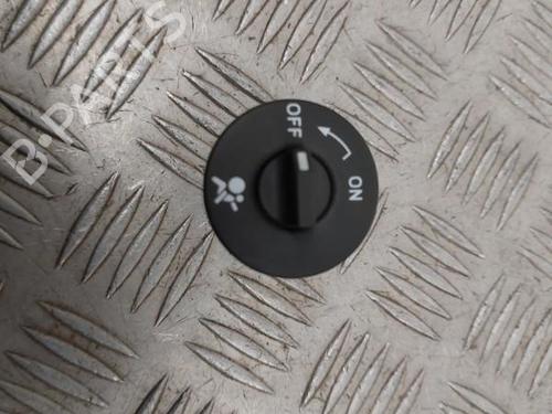 switch-renault-twingo-ii-cn0_-2007-24853934 main image