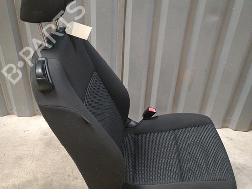 Sæde højre fortil VW GOLF VI (5K1) 1.6 TDI (90 hp) 23724972