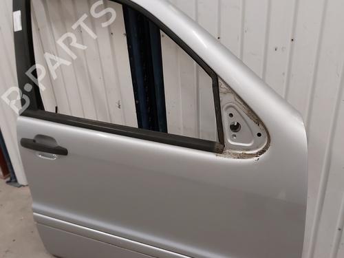 Right front door MERCEDES-BENZ M-CLASS (W163) ML 270 CDI (163.113) | BP29850380C3