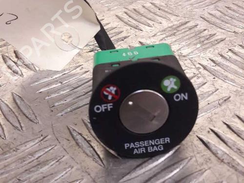 switch-hyundai-santa-fe-ii-cm-2005-2006-2007-2008-2009-2010-2011-2012-2013-2014-2015-24852068 main image