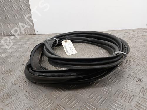 rubber-door-seal-renault-megane-iv-hatchback-b9amn_-2015-31060339 main image
