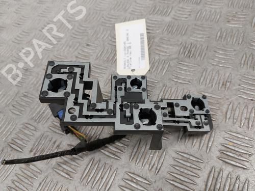 Used Lamp holder Lamp holder RENAULT LAGUNA III Grandtour (KT0/1) 2.0 dCi (KT01, KT08, KT09, KT0K, KT12, KT1D, KT1W) (150 hp) 33443156 33443156
