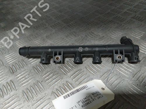 Used Injection rail FIAT PUNTO (188_) 1.2 60 (188.030, .050, .130, .150, .230, .250) (60 hp) 23735265