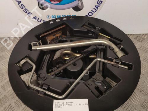Used Jack Kit FIAT PUNTO (188_) 1.2 60 (188.030, .050, .130, .150, .230, .250) (60 hp) 23735141