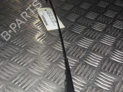 Used Front windshield wiper arm DAIHATSU HIJET Van (S85) 1.2 D (35 hp) 23655881