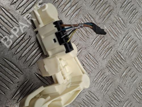 Suporte das lampadas Suporte das lampadas BMW 3 (E90) 320 i (150 hp) 39729429 39729429