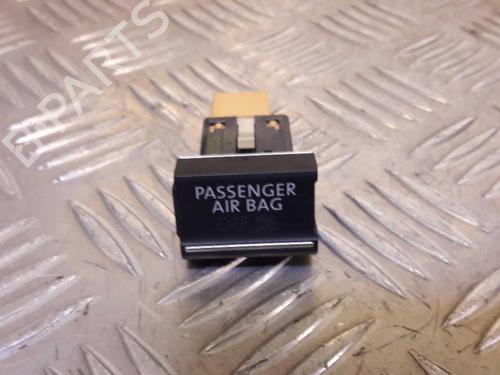 switch-vw-amarok-2ha-2hb-s1b-s6b-s7a-s7b-agd-2010-24853346 main image