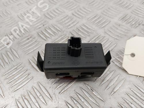 Used Warning switch Warning switch RENAULT TWINGO II (CN0_) 1.2 16V (CN04, CN0B) (75 hp) 24113327 24113327