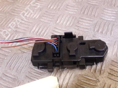 lamp-holder-audi-a6-c5-4b2-4b4-1997-1998-1999-2000-2001-2002-2003-2004-2005-23733708 main image