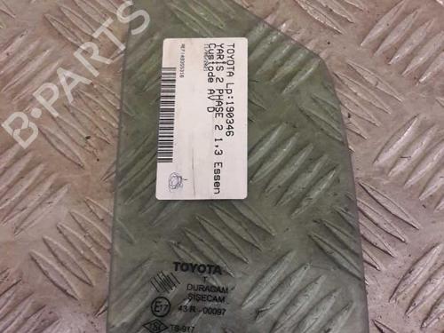 Vidro triangular frente direito Vidro triangular frente direito TOYOTA YARIS (_P9_) 1.33 VVT-i (NSP90_, NSP90R) (100 hp) 23715998 23715998