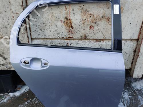 Dør højre bagtil TOYOTA YARIS (_P9_) 1.4 D-4D (NLP90_, NLP90R) (90 hp) 31753851