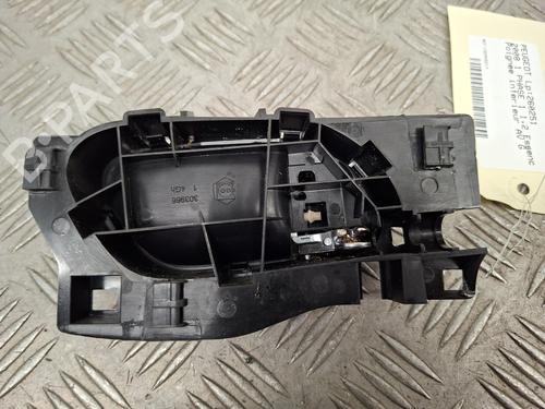 Front left interior door handle PEUGEOT 2008 I (CU_) 1.2 THP 110 / PureTech 110 | BP39228631I13 - Image 5