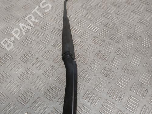 Used Front windshield wiper arm NISSAN JUKE (F15) 1.6 (117 hp) 28622679